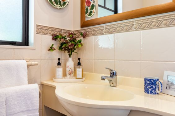 Admiral's Suite - bathroom