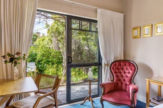 Judge's Suite - ranch-slider door