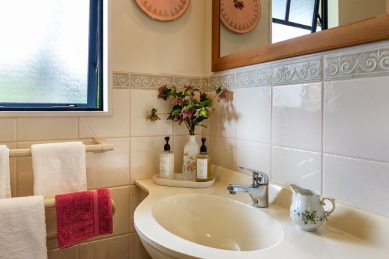 Judge's Suite - bathroom